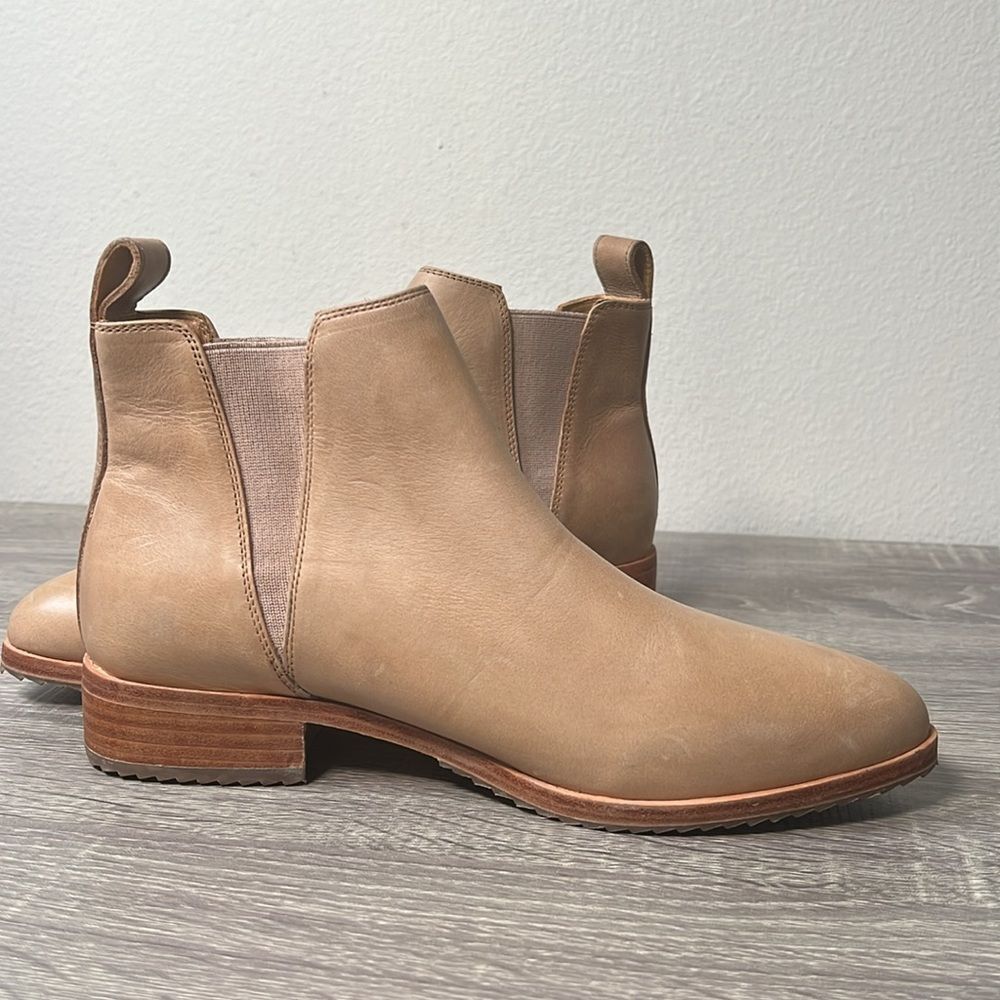 Nisolo Eva Everyday Chelsea Boot Shoes - Picture 6 of 6